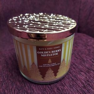 Golden berry mistletoe candle by bath and body works